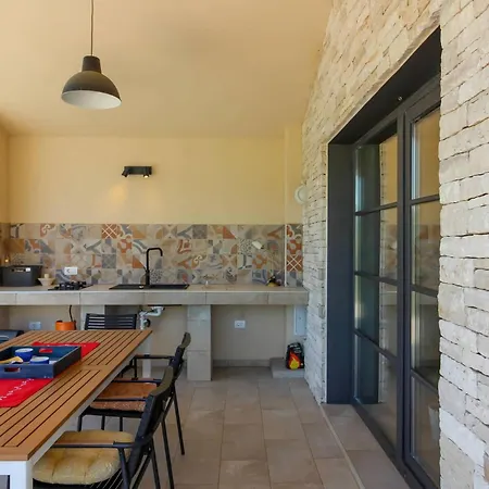 Beautiful Regina With Private Pool Near The Sea By Wiibuk Villa