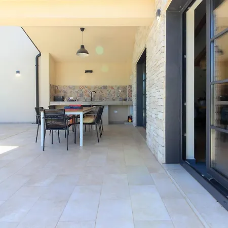 Villa Beautiful Regina With Private Pool Near The Sea By Wiibuk *