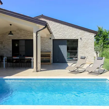 Villa Beautiful Regina With Private Pool Near The Sea By Wiibuk Sisan